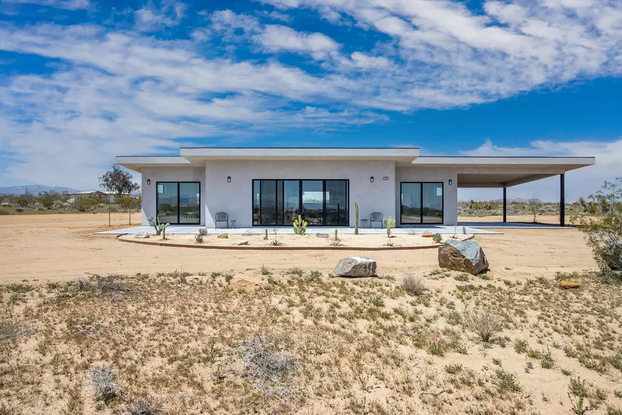 1370 Mc Garry RD, Joshua Tree, CA 92252