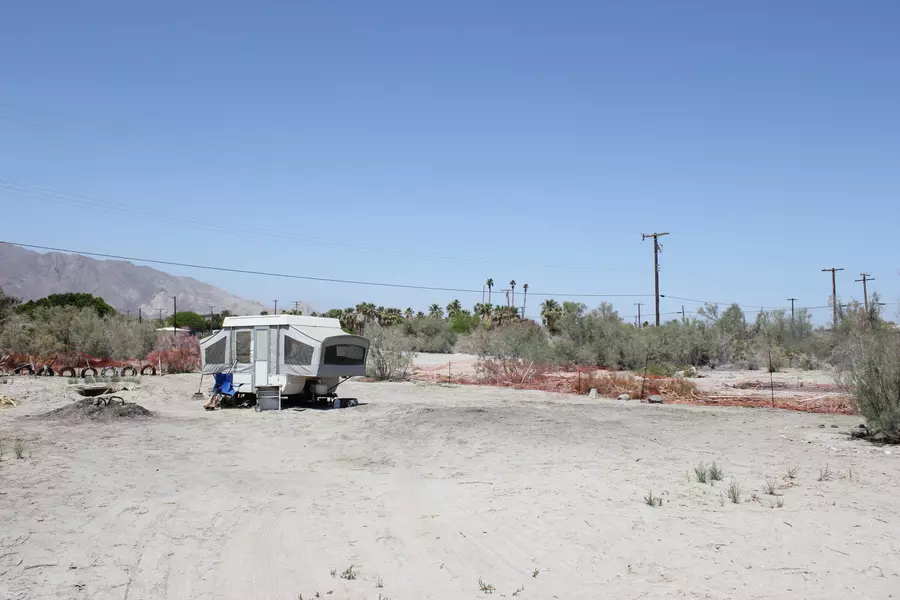 3381 Cal AVE, Salton Sea Beach, CA 92274