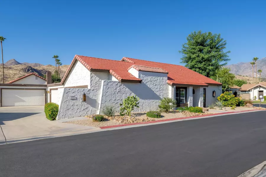 2252 Miramonte CIR E #A, Palm Springs, CA 92264