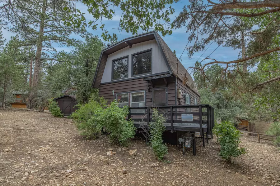 774 Pine LN, Sugarloaf, CA 92386