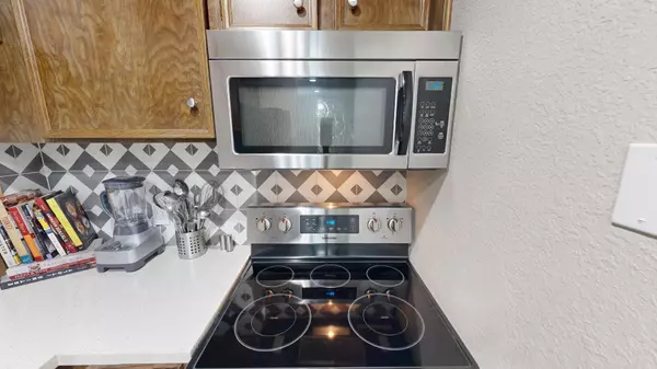 2825 N Los Felices RD #214 Palm Springs, CA 92262