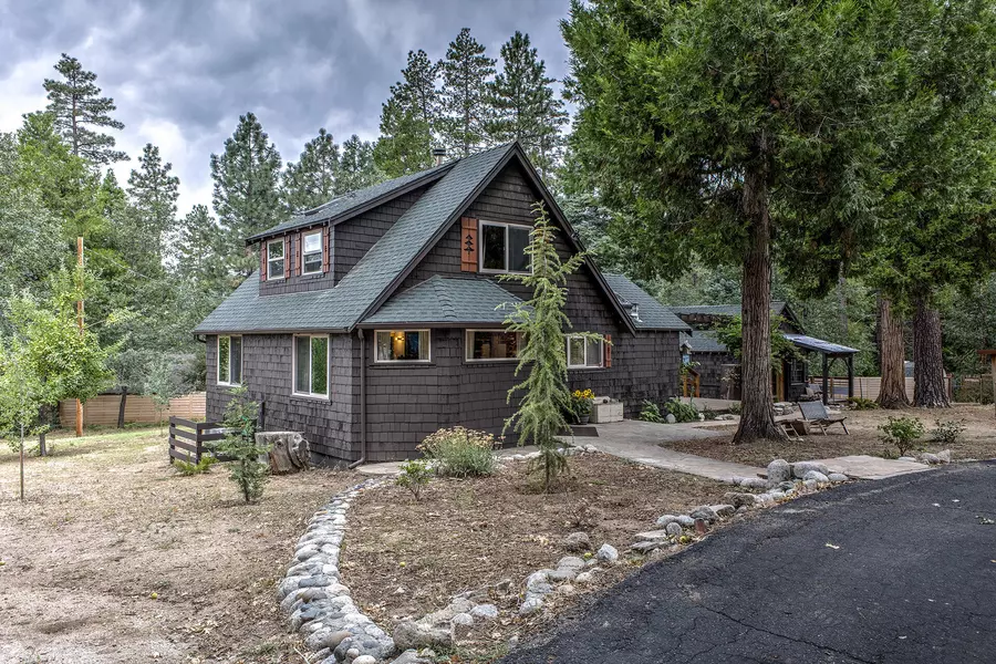 25375 Lodge RD, Idyllwild, CA 92549