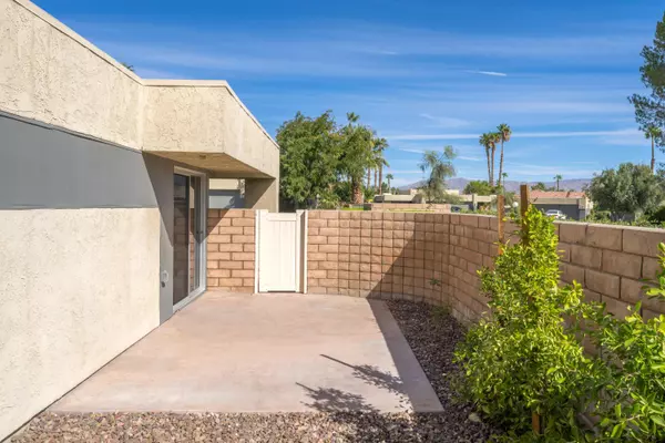 Palm Springs, CA 92262,1211 Sunflower LN