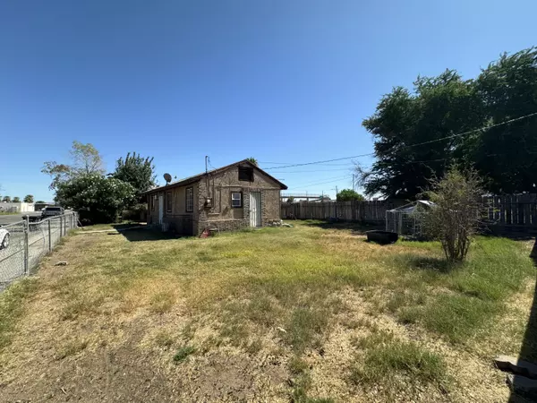 Blythe, CA 92225,238 E Rice St ST