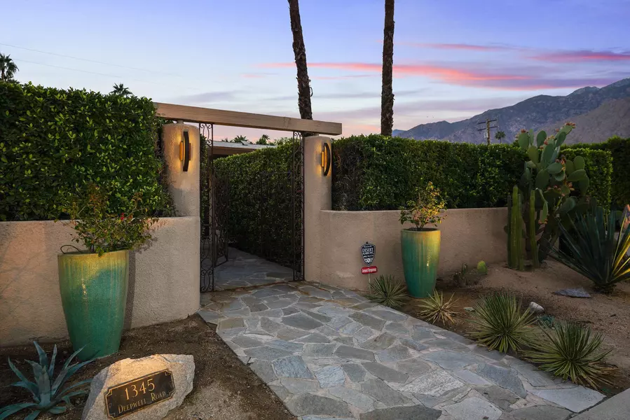 1345 Deepwell RD, Palm Springs, CA 92264