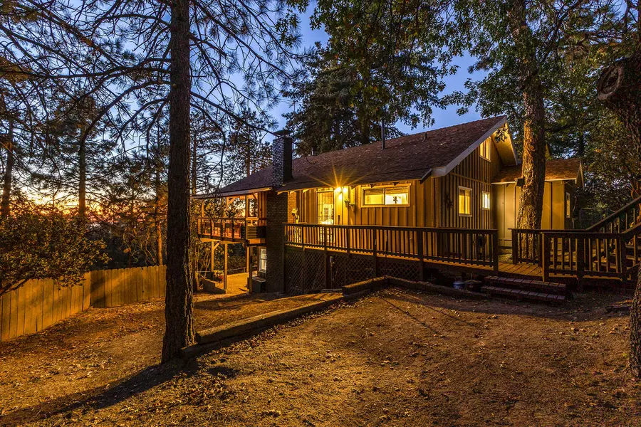 24795 Schaffer DR, Idyllwild, CA 92549