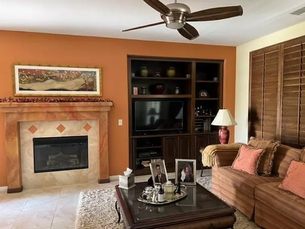 La Quinta, CA 92253,60222 Angora CT