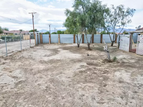 1277 Arctic AVE Thermal, CA 92274