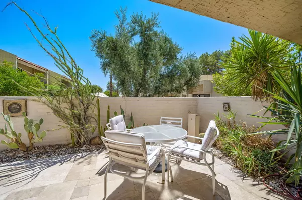 Palm Springs, CA 92264,2425 Los Patos DR