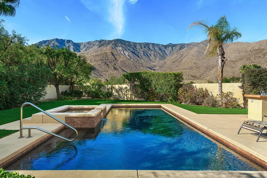 225 E Bogert TRL, Palm Springs, CA 92264