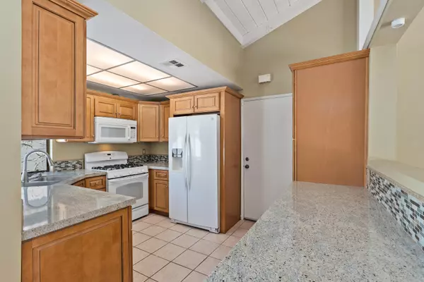 Palm Springs, CA 92264,2530 E Miramonte CIR #D