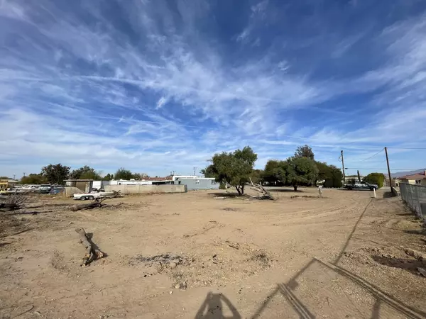 Blythe, CA 92225,18381 Riviera DR