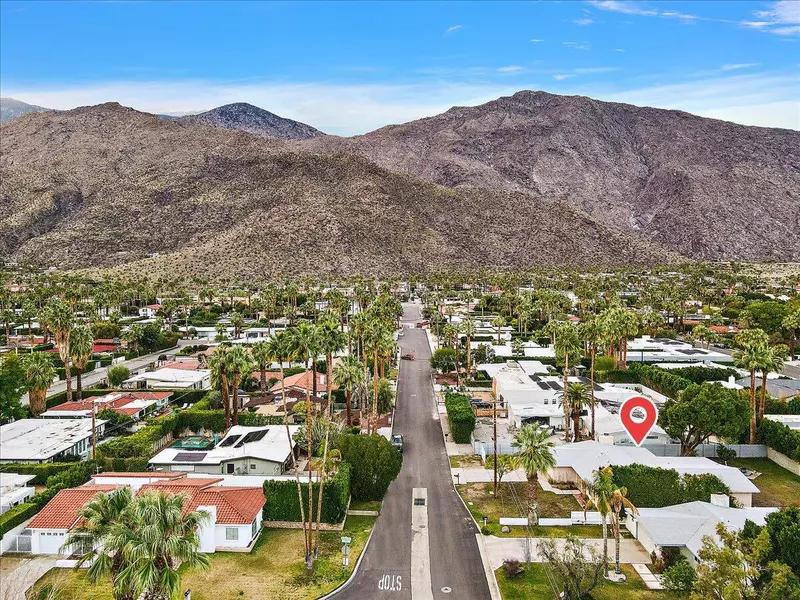 484 E Sonora RD, Palm Springs, CA 92264