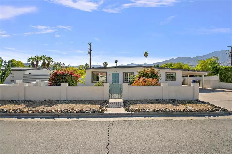 957 S Paseo Caroleta, Palm Springs, CA 92264