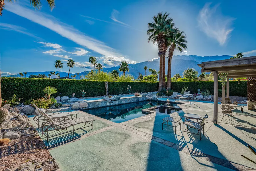 1105 E Louise Drive DR, Palm Springs, CA 92262