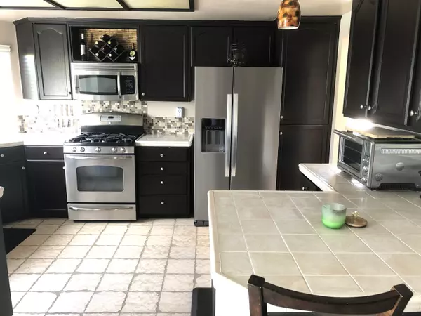 La Quinta, CA 92253,44060 Mariposa CT