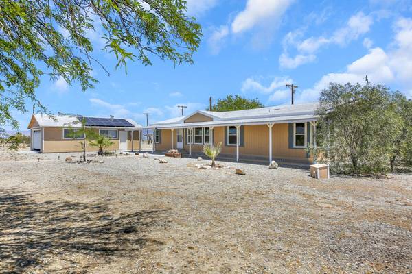 2844 Pacific ST, Thermal, CA 92274