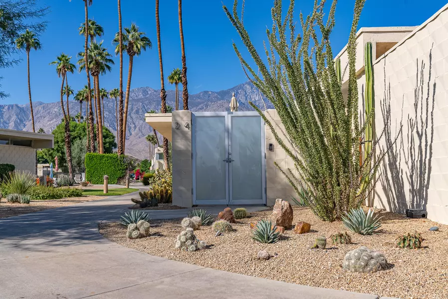 24 Desert Lakes DR, Palm Springs, CA 92264