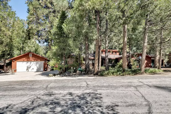 Idyllwild, CA 92549,54200 Strawberry Valley DR