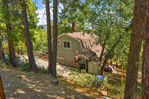 Big Bear City, CA 92314,526 Villa Grove