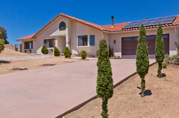 Yucca Valley, CA 92284,55710 Free Gold DR