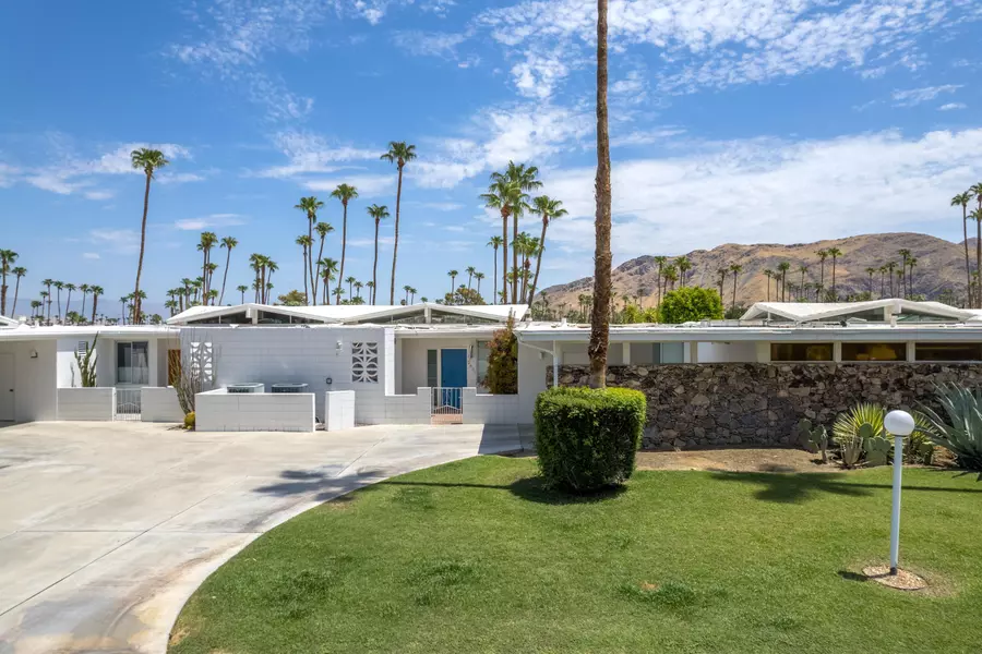 2432 S Sierra Madre, Palm Springs, CA 92264