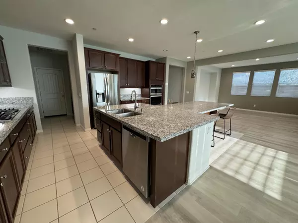 La Quinta, CA 92253,51819 Via Crespi