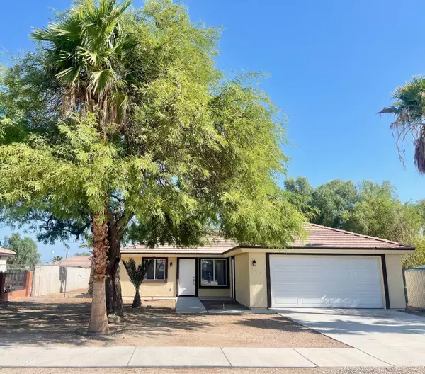 1344 Persimmon AVE, Thermal, CA 92274