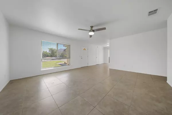 La Quinta, CA 92253,52425 Avenida Madero