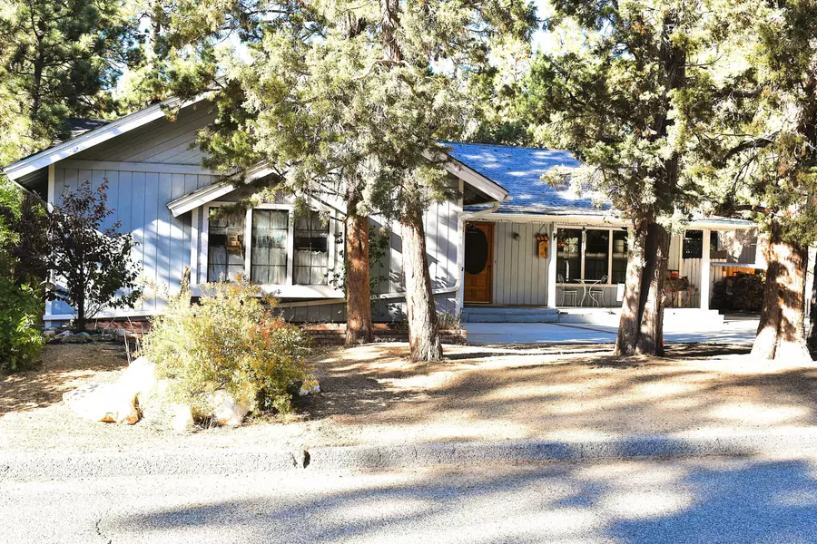 535 E Mountain View BLVD, Big Bear City, CA 92314