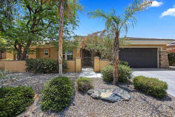 121 Azzuro DR, Palm Desert, CA 92211