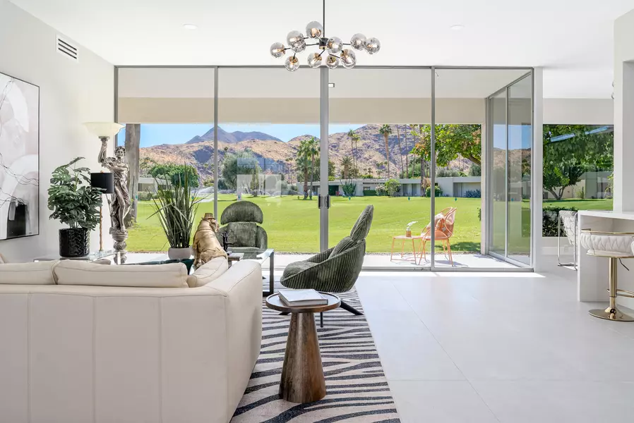 160 Desert Lakes DR, Palm Springs, CA 92264