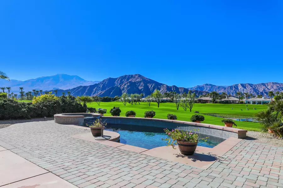 51365 Via Sorrento, La Quinta, CA 92253