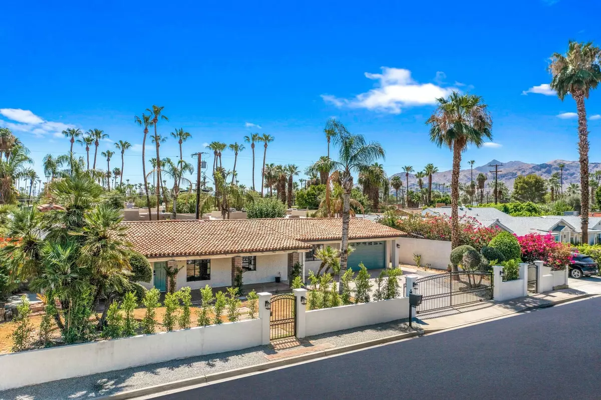 Palm Springs, CA 92264,620 S Camino Real