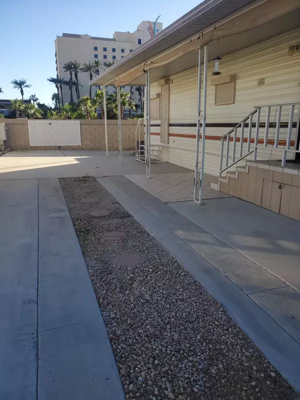 Indio, CA 92203,84250 Indio Springs DR #33