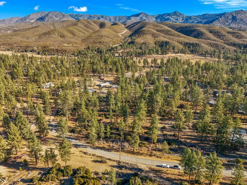 1 Pipe Creek RD, Mountain Center, CA 92561