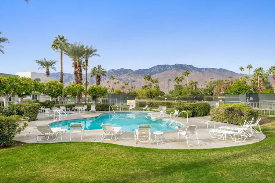 401 S El Cielo RD #142, Palm Springs, CA 92262