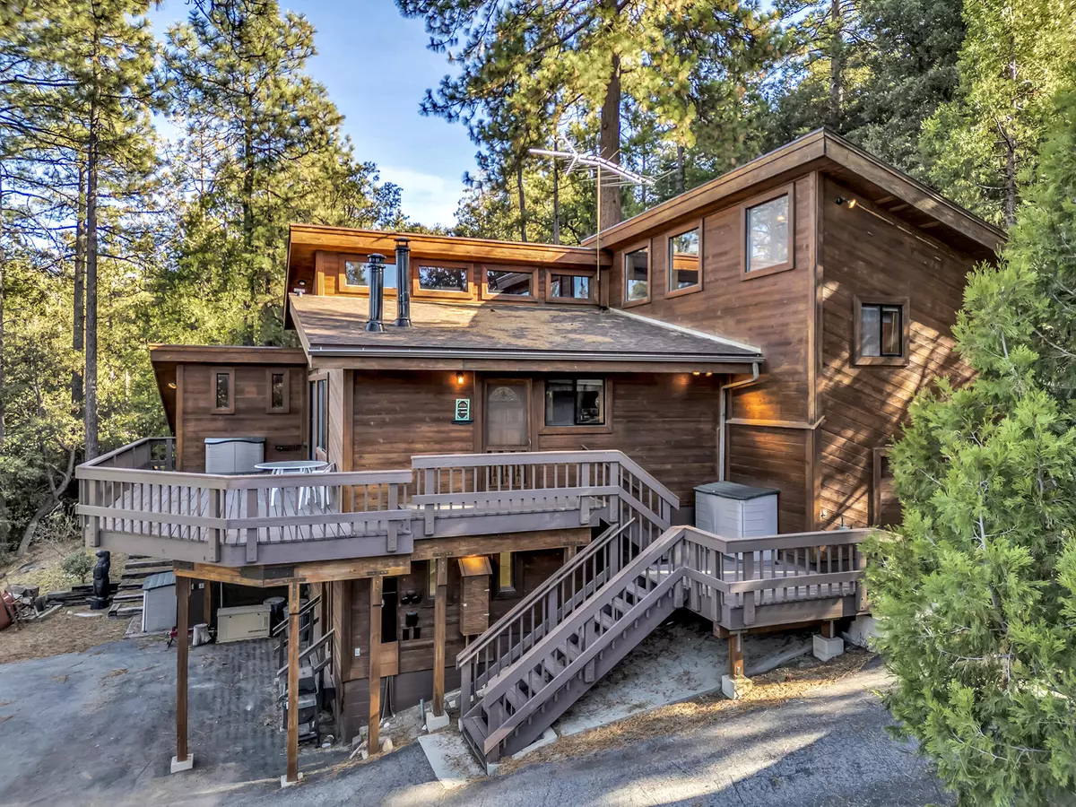 Idyllwild, CA 92549,53071 Middle Ridge DR