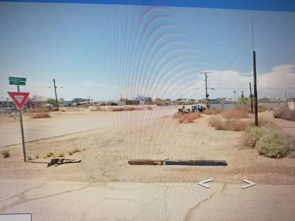 Bombay Beach, CA 92257,9561 Avenue H