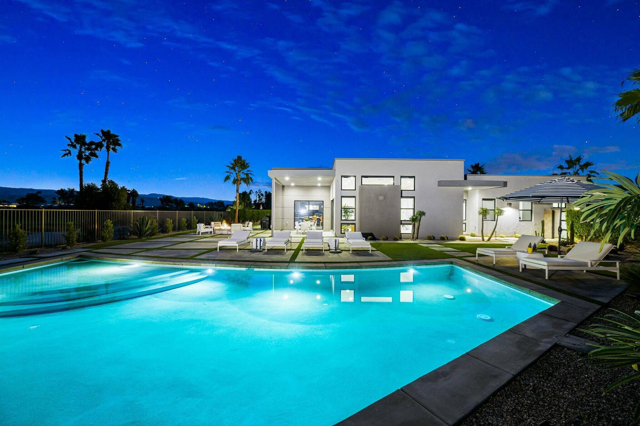 Palm Springs, CA 92262,4487 Alcala WAY
