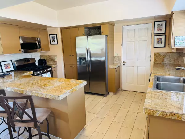 Rancho Mirage, CA 92270,69850 Highway 111 #252