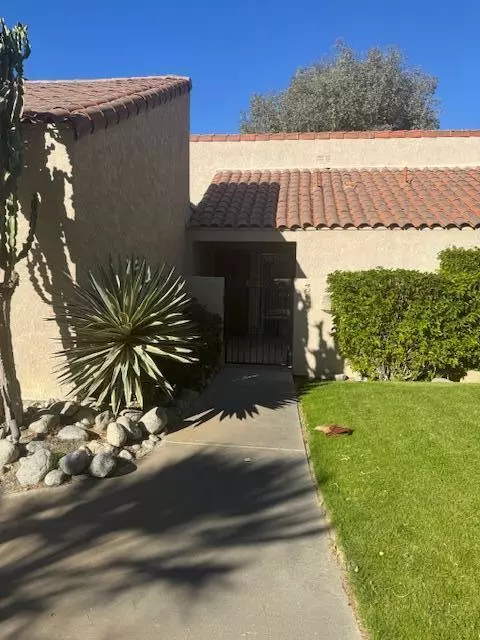 Rancho Mirage, CA 92270,310 Forest Hills DR