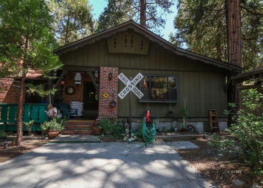 26140 Bicknell LN, Idyllwild, CA 92549