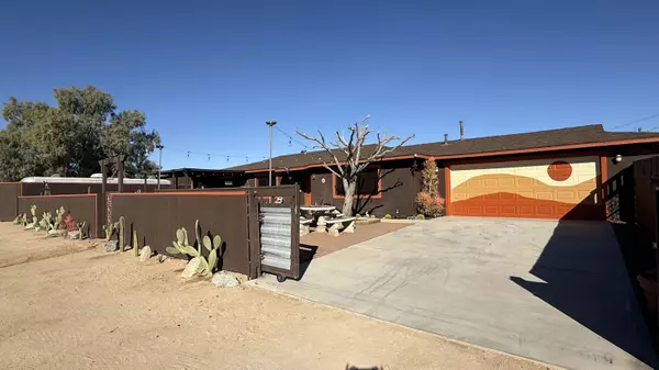 Joshua Tree, CA 92252,6076 Sunburst ST