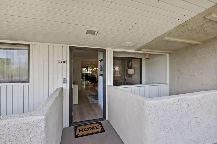 2822 N Auburn CT #E212, Palm Springs, CA 92262