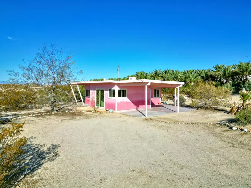 724 Bluegrass AVE, 29 Palms, CA 92277