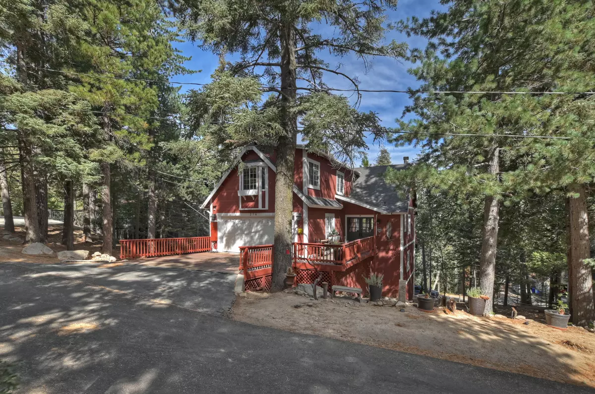 Lake Arrowhead, CA 92352,276 Augusta CT