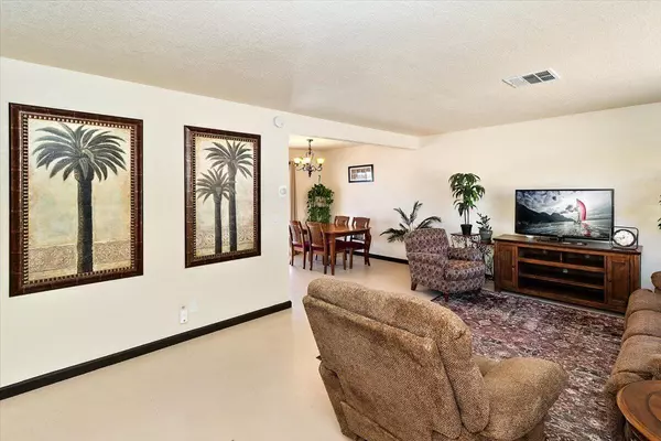 Yucca Valley, CA 92284,54633 Martinez TRL