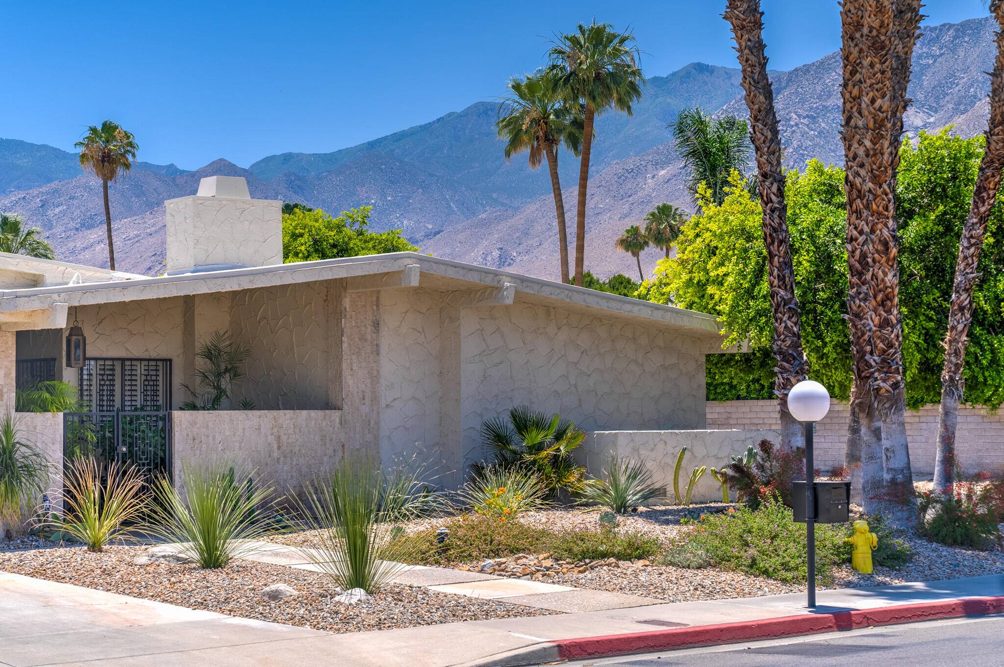 Palm Springs, CA 92264,1511 E Twin Palms DR