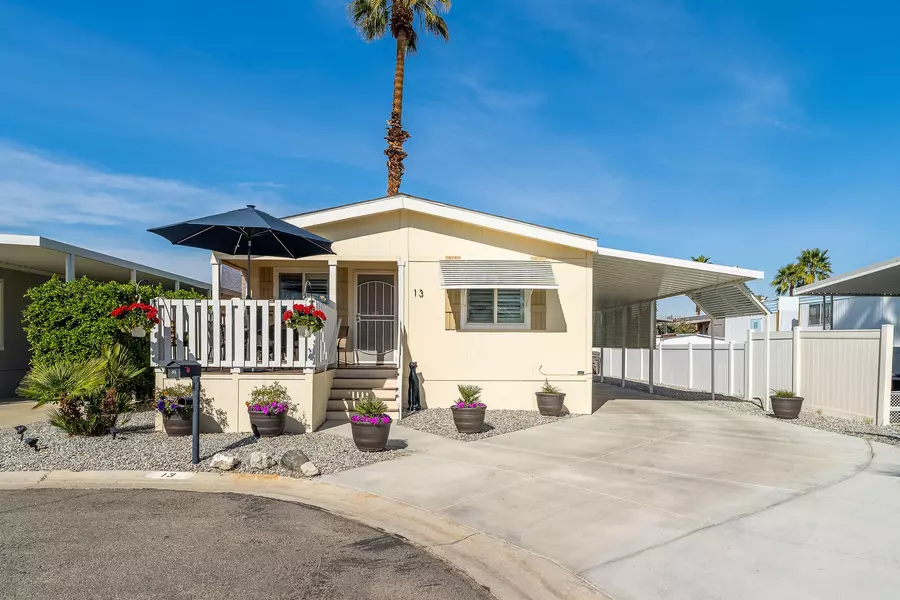 13 Oasis DR N, Cathedral City, CA 92234